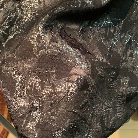 Beautiful dress by Guess - Picture 3 of 8